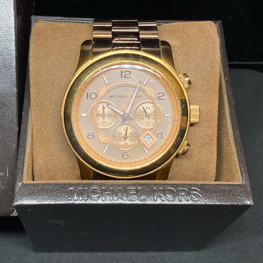 Michael Kors (MK) Oversized Rose Gold Unisex Watch MK8096